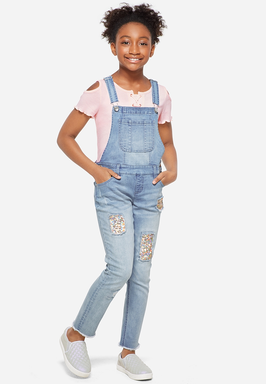 girl with overalls